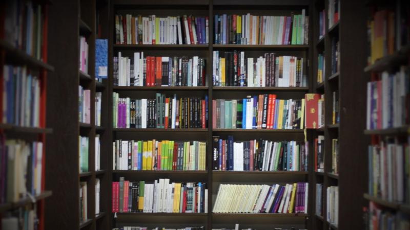Como Escolher o Melhor Sistema Antifurto para Biblioteca e Proteger Seus Livros